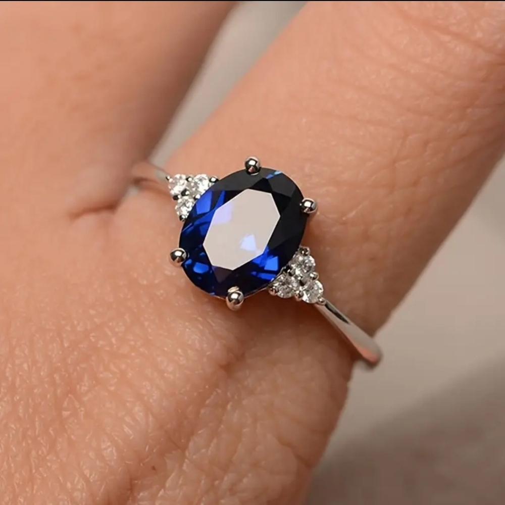 Elegant Blue and Silver Women's Ring